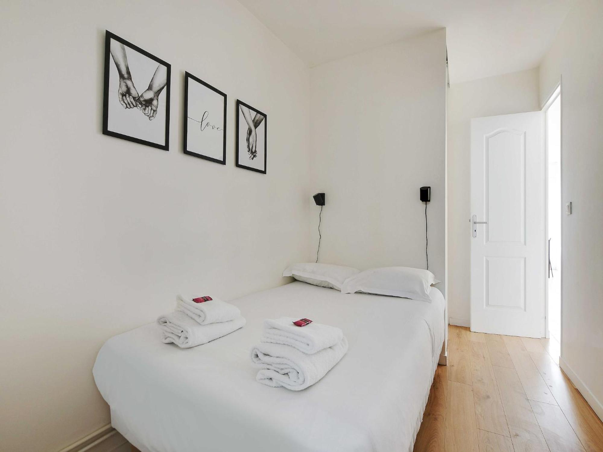 1bdr 3p Balcony - St Maur Voltaire
